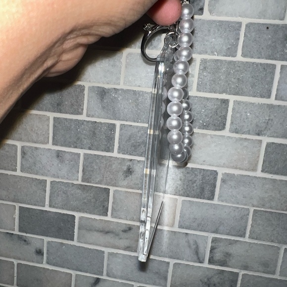 Louis Vuitton Multicolor Pearl Keychain playing card number 3 - Picture 3 of 5